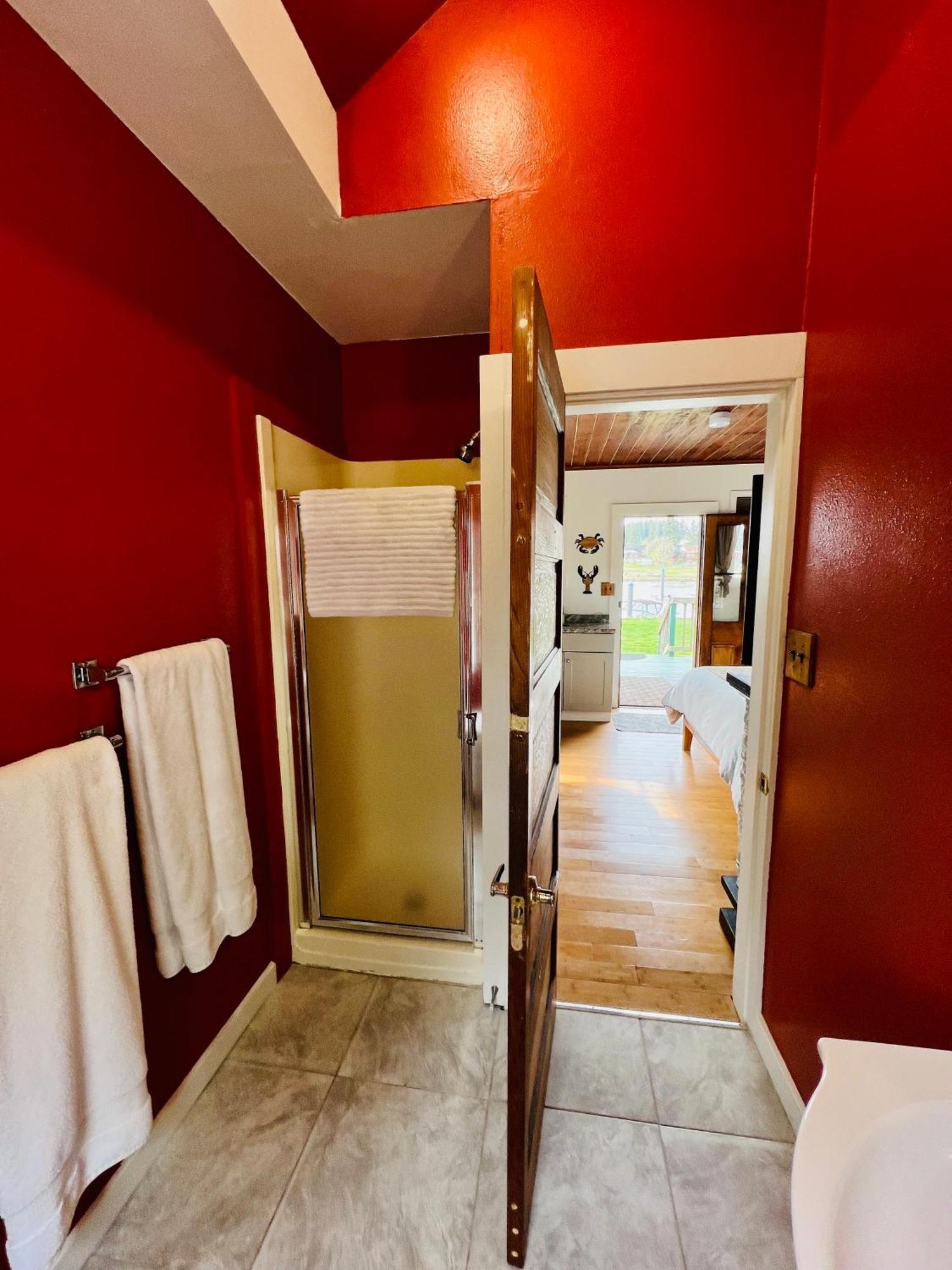 Bridge Tender Shack With Hot Tub On Deck ラ・コナー エクステリア 写真