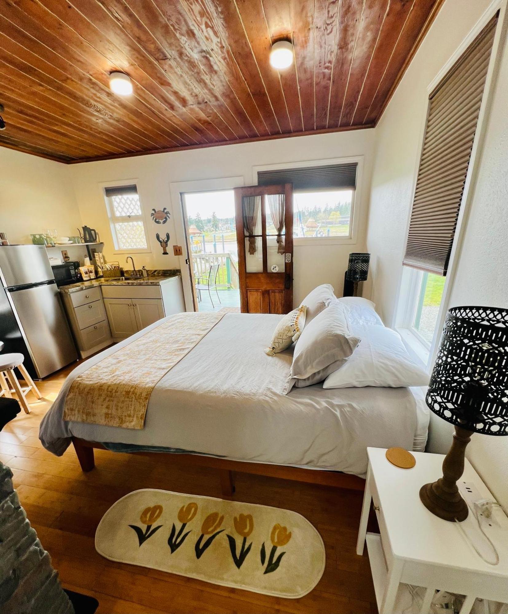 Bridge Tender Shack With Hot Tub On Deck ラ・コナー エクステリア 写真