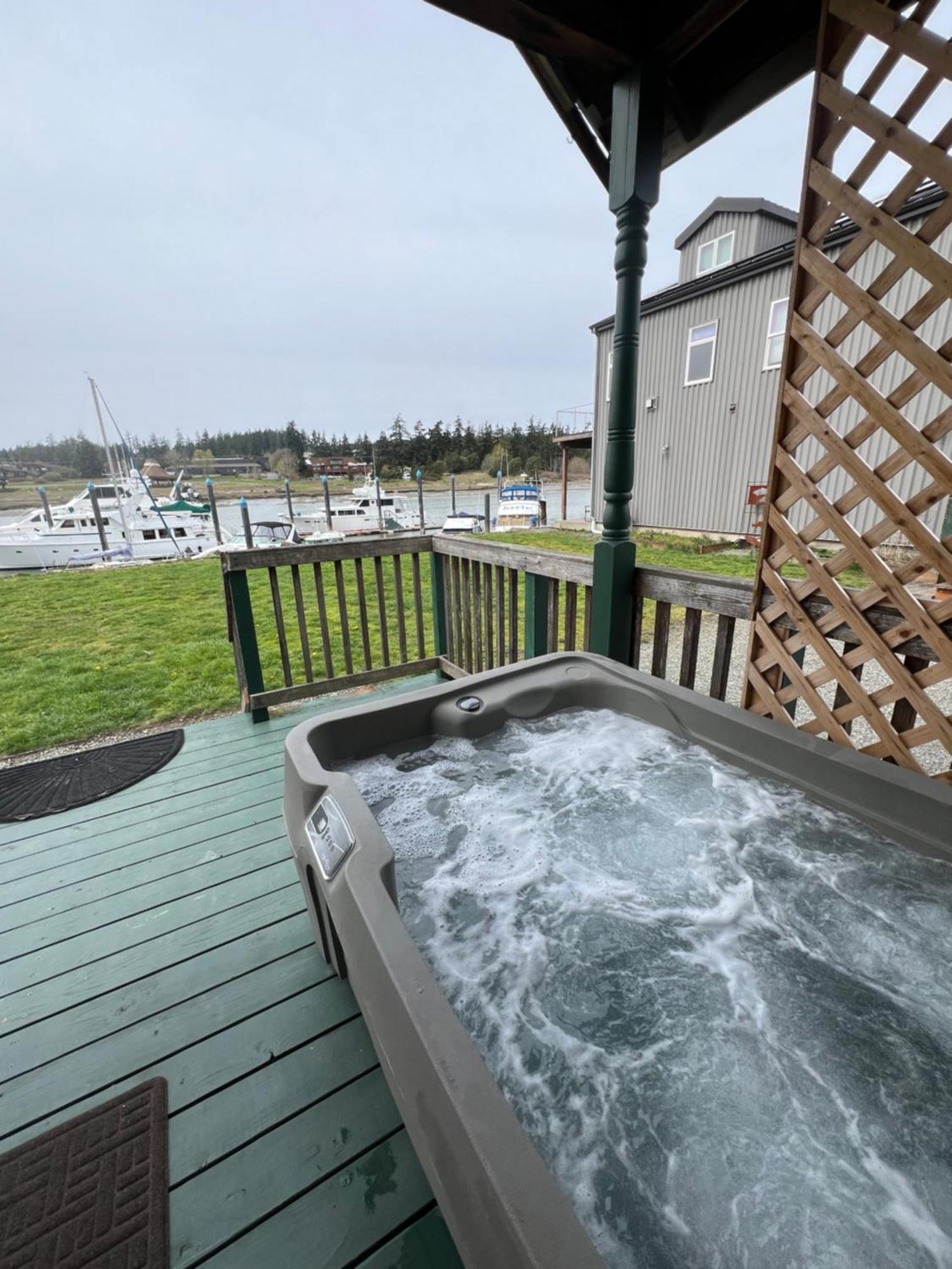 Bridge Tender Shack With Hot Tub On Deck ラ・コナー エクステリア 写真