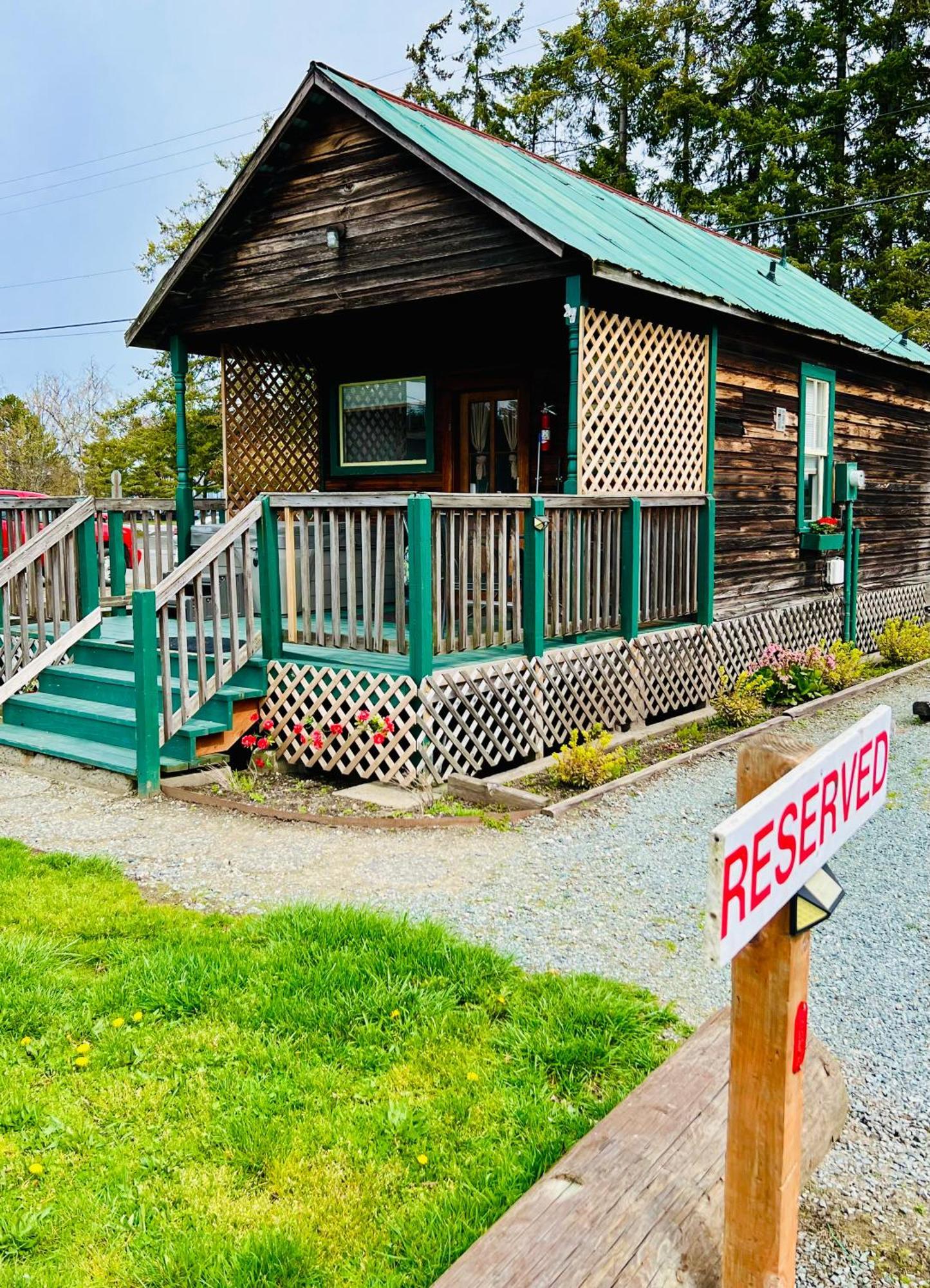Bridge Tender Shack With Hot Tub On Deck ラ・コナー エクステリア 写真